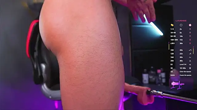 Snapshot of samuel_boy_tatoo chatting on 05.27.26 samuel boy tatoo online show from 05.27.26