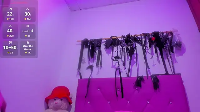 Venus Blackk online show from 11.26.25