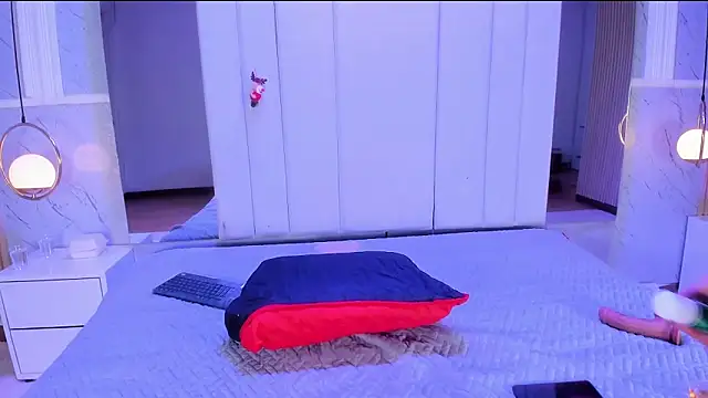 Parismorelli1 online show from 12.22.25