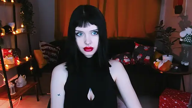 Snapshot of Barbara_xKiss chatting on 12.28.24 Barbara xKiss online show from 12.28.24