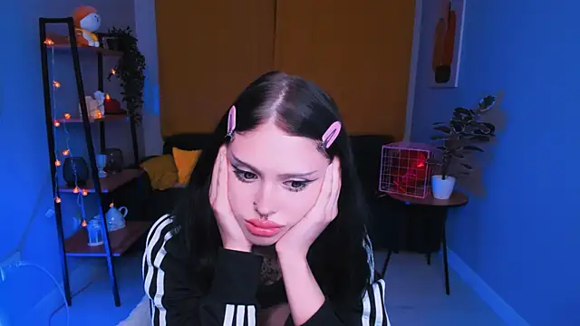 Snapshot of Barbara_xKiss chatting on 02.12.25 Barbara xKiss online show from 02.12.25