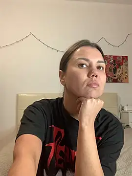 MiraMiss online show from 11.28.25