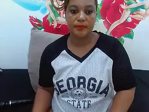 Snapshot of SexyEbony37X chatting on 11.25.25 SexyEbony37X online show from 11.25.25