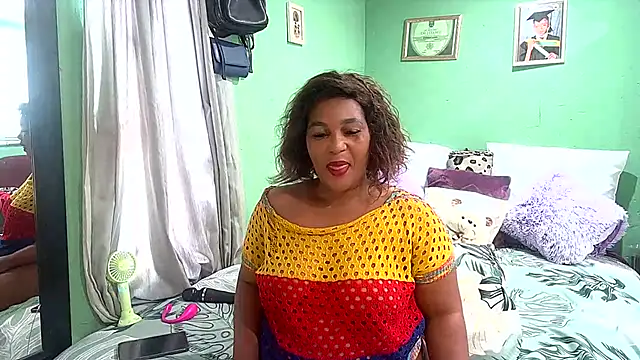 Snapshot of SexyEbony37X chatting on 02.08.26 SexyEbony37X online show from 02.08.26