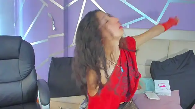 Queenjenn   online show from 01.23.25