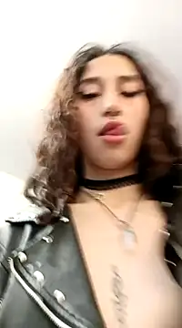 Queenjenn   online show from 01.31.25