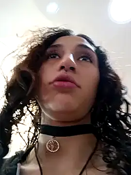 Queenjenn   online show from 02.04.25