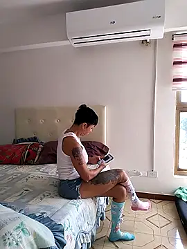 Alison fitness online show from 11.21.25