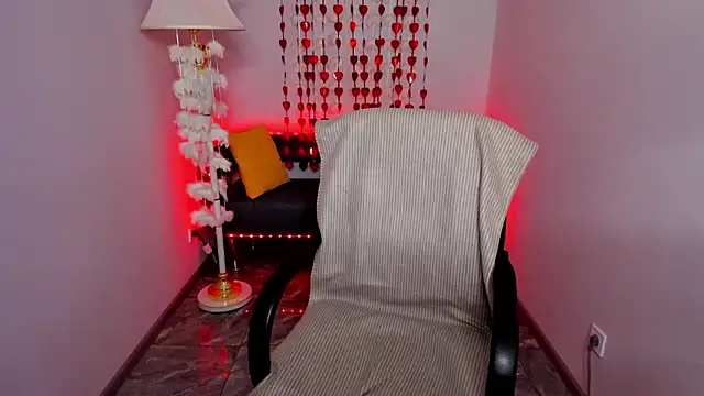 Angelina Clarks online show from 03.12.25