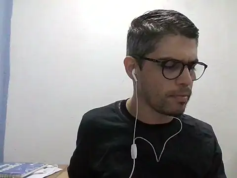Snapshot of DiGabriel chatting on 05.11.26 DiGabriel online show from 05.11.26