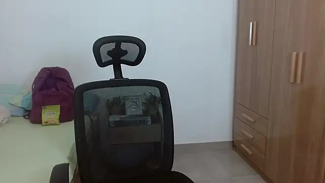 Snapshot of diamondGirl chatting on 03.16.25 diamondGirl online show from 03.16.25