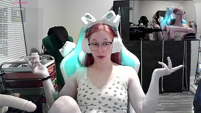 LilyFoxxx online show from 01.05.25