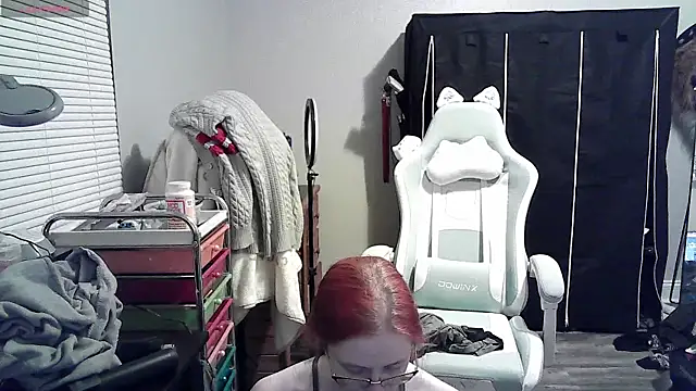 LilyFoxxx online show from 01.19.25