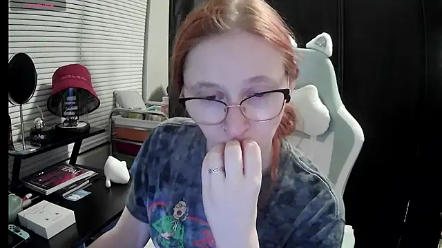 LilyFoxxx online show from 03.10.25