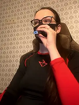 Snapshot of MoonKseni chatting on 12.04.24 MoonKseni online show from 12.04.24