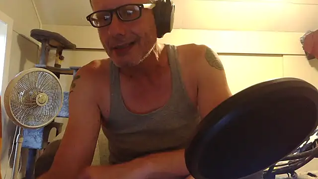 Snapshot of glenjamin81 chatting on 07.18.26 glenjamin81 online show from 07.18.26