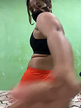 Snapshot of Black_Glow chatting on 01.10.25 Black Glow online show from 01.10.25