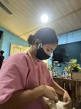 Snapshot of Black_Glow chatting on 03.16.25 Black Glow online show from 03.16.25