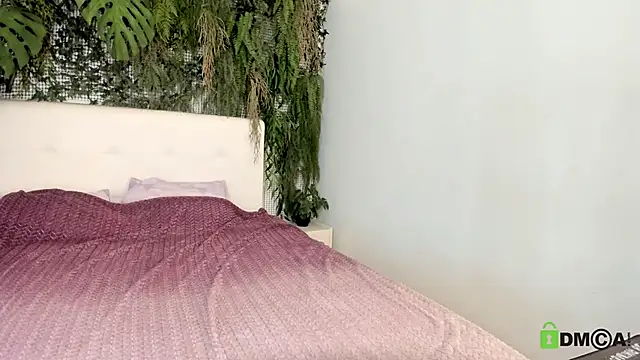 ElizaNik  online show from 09.21.25