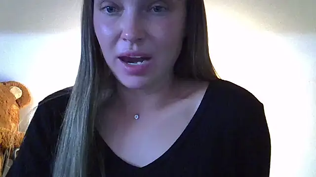 Lucky Anna online show from 09.13.25