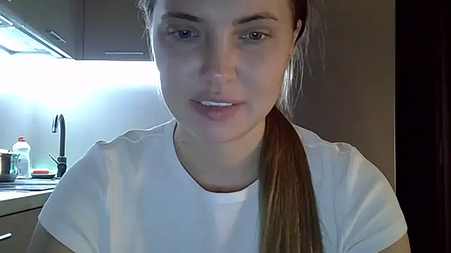 Lucky Anna online show from 10.25.25