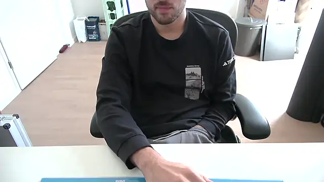 taallguyy 196 online show from 11.13.25