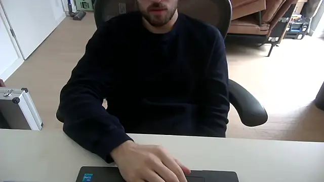 taallguyy 196 online show from 12.17.25