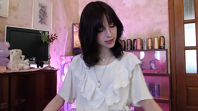 Snapshot of cloudgirrl chatting on 03.28.26 cloudgirrl online show from 03.28.26