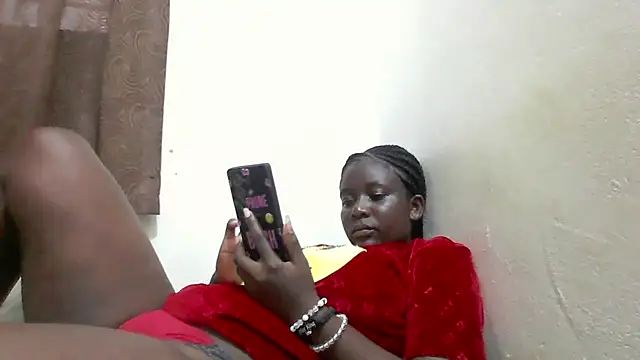 Snapshot of Harrisamor chatting on 10.28.25 Harrisamor online show from 10.28.25