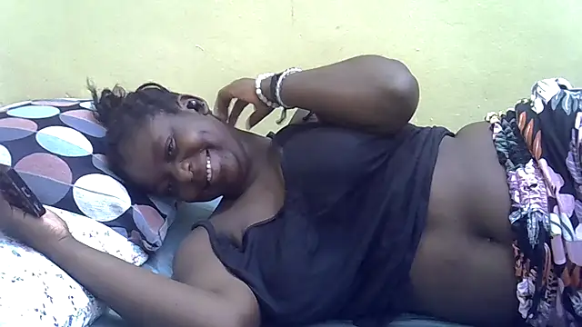 Snapshot of Harrisamor chatting on 12.02.25 Harrisamor online show from 12.02.25