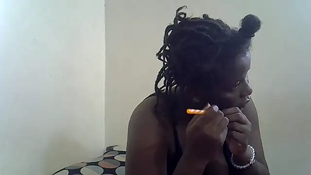 Snapshot of Harrisamor chatting on 12.17.25 Harrisamor online show from 12.17.25