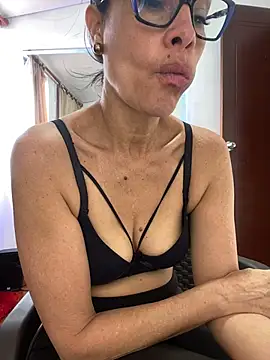 Snapshot of Goddess-Love- chatting on 06.28.26 Goddess-Love- online show from 06.28.26