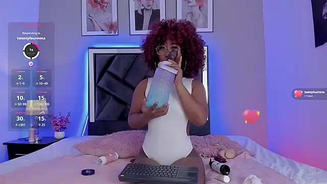 RachellEbony online show from 09.13.25