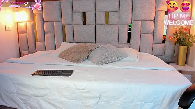 Snapshot of Saori_newman chatting on 02.22.25 Saori newman online show from 02.22.25