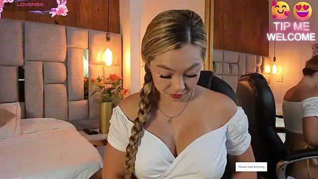 Snapshot of Saori_newman chatting on 03.01.25 Saori newman online show from 03.01.25