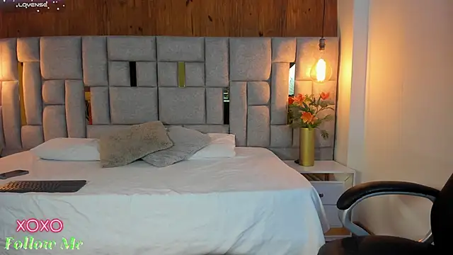 Snapshot of Saori_newman chatting on 03.08.25 Saori newman online show from 03.08.25