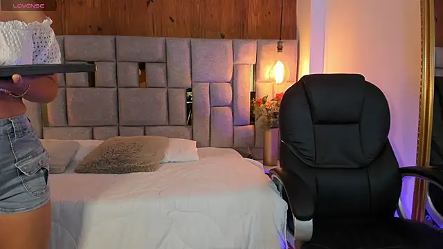 Snapshot of Saori_newman chatting on 03.21.25 Saori newman online show from 03.21.25