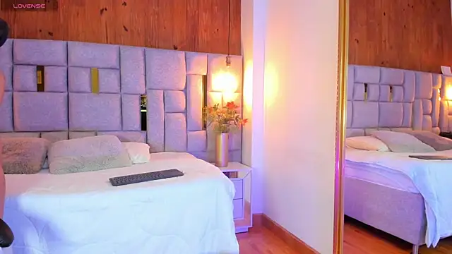 Snapshot of Saori_newman chatting on 03.23.25 Saori newman online show from 03.23.25