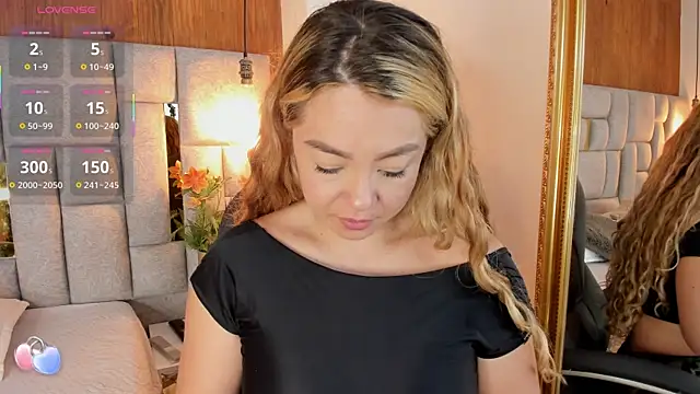 Snapshot of Saori_newman chatting on 09.27.25 Saori newman online show from 09.27.25