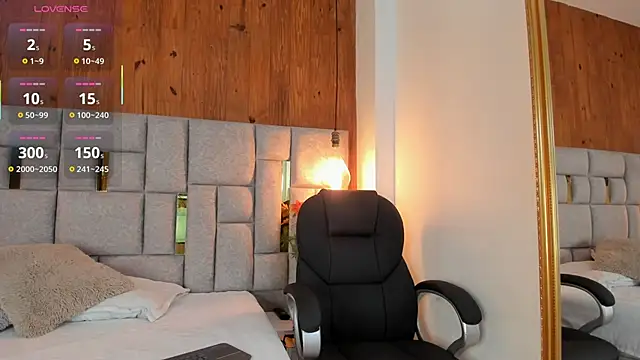 Snapshot of Saori_newman chatting on 09.30.25 Saori newman online show from 09.30.25