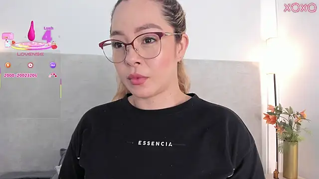 Snapshot of Saori_newman chatting on 01.13.26 Saori newman online show from 01.13.26