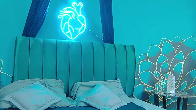 Snapshot of Lunamistyc chatting on 02.02.26 Lunamistyc online show from 02.02.26