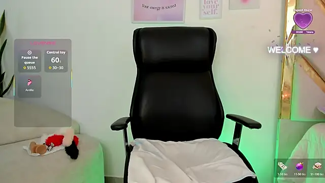 Snapshot of Goddess__Lilith chatting on 10.29.25 Goddess Lilith online show from 10.29.25