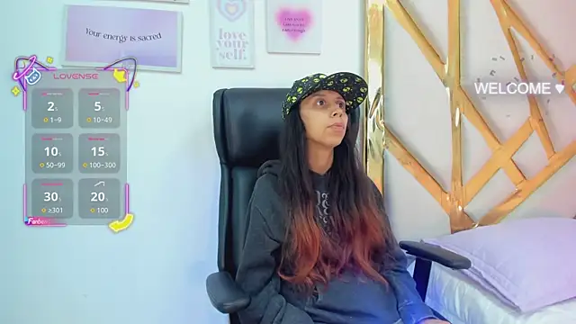 Snapshot of Goddess__Lilith chatting on 11.21.25 Goddess Lilith online show from 11.21.25