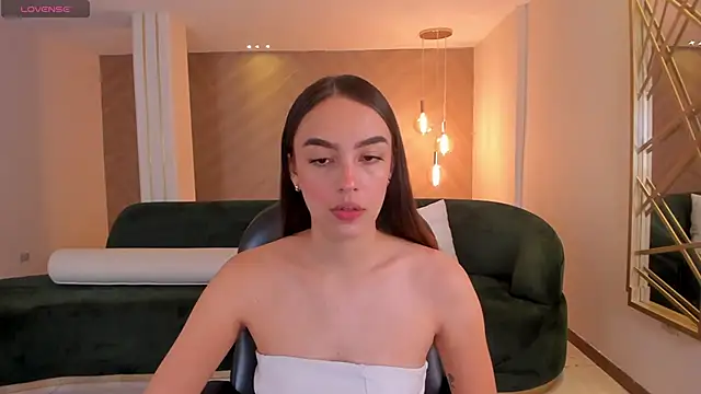 Snapshot of KaiaFerreira chatting on 02.12.25 KaiaFerreira online show from 02.12.25