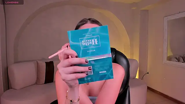 Snapshot of KaiaFerreira chatting on 10.18.25 KaiaFerreira online show from 10.18.25