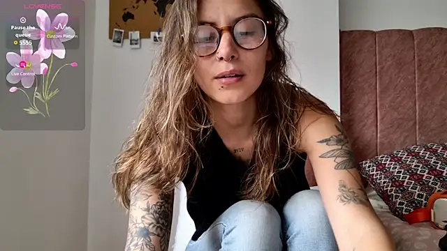 Emmy petit online show from 02.06.26