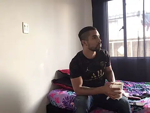 Snapshot of edu_fitness chatting on 12.14.24 edu fitness online show from 12.14.24