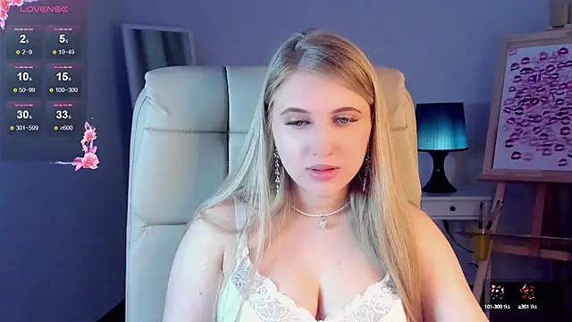 Snapshot of Evacadooo chatting on 03.15.25 Evacadooo online show from 03.15.25