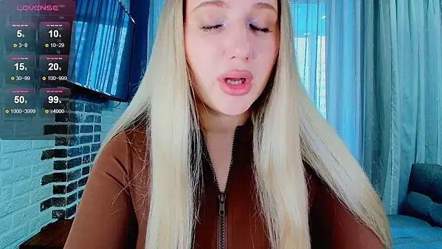Snapshot of Evacadooo chatting on 10.22.25 Evacadooo online show from 10.22.25